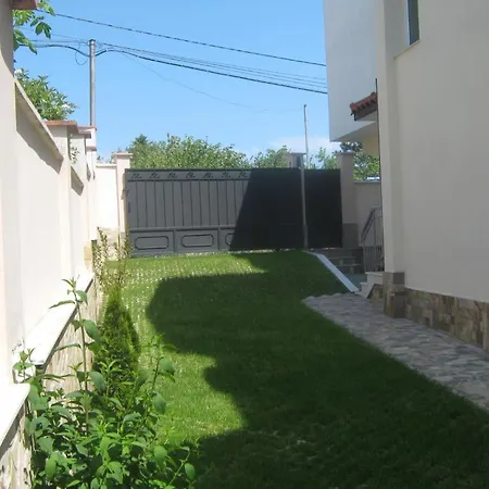 Roni 3* Varna