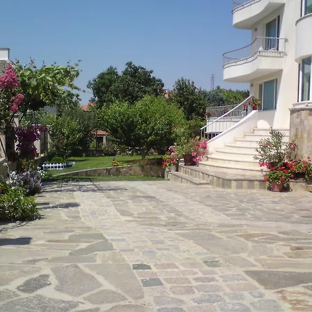 Guest house Roni 3*